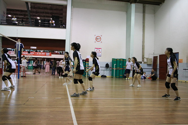 选手们场上奋战